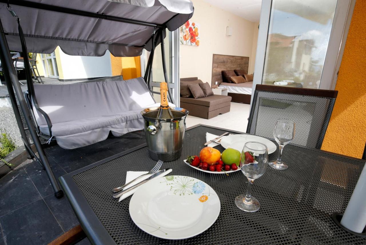 Stayinn Rainbow Houses Beachfront By Asteri Hotels ซันนีบีช ภายนอก รูปภาพ