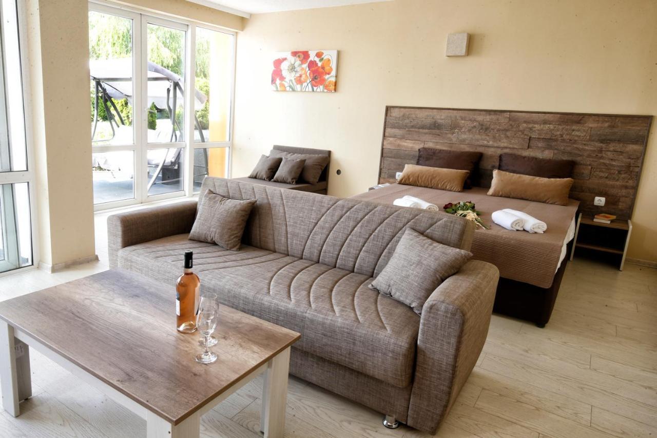 Stayinn Rainbow Houses Beachfront By Asteri Hotels ซันนีบีช ภายนอก รูปภาพ