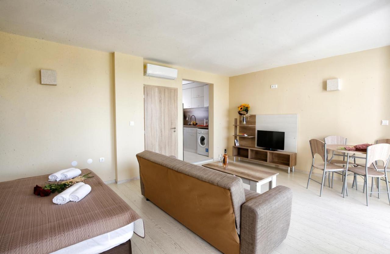 Stayinn Rainbow Houses Beachfront By Asteri Hotels ซันนีบีช ภายนอก รูปภาพ