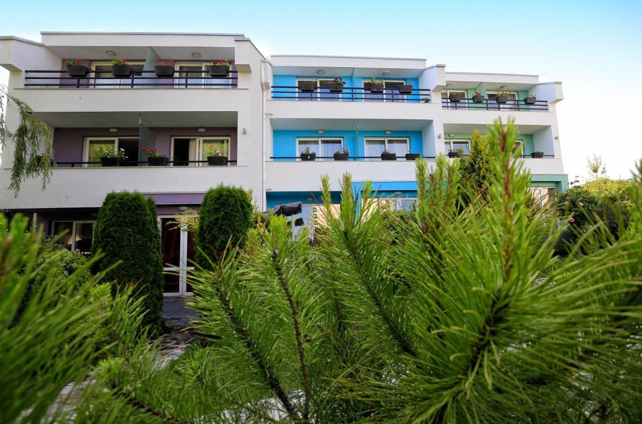 Stayinn Rainbow Houses Beachfront By Asteri Hotels ซันนีบีช ภายนอก รูปภาพ